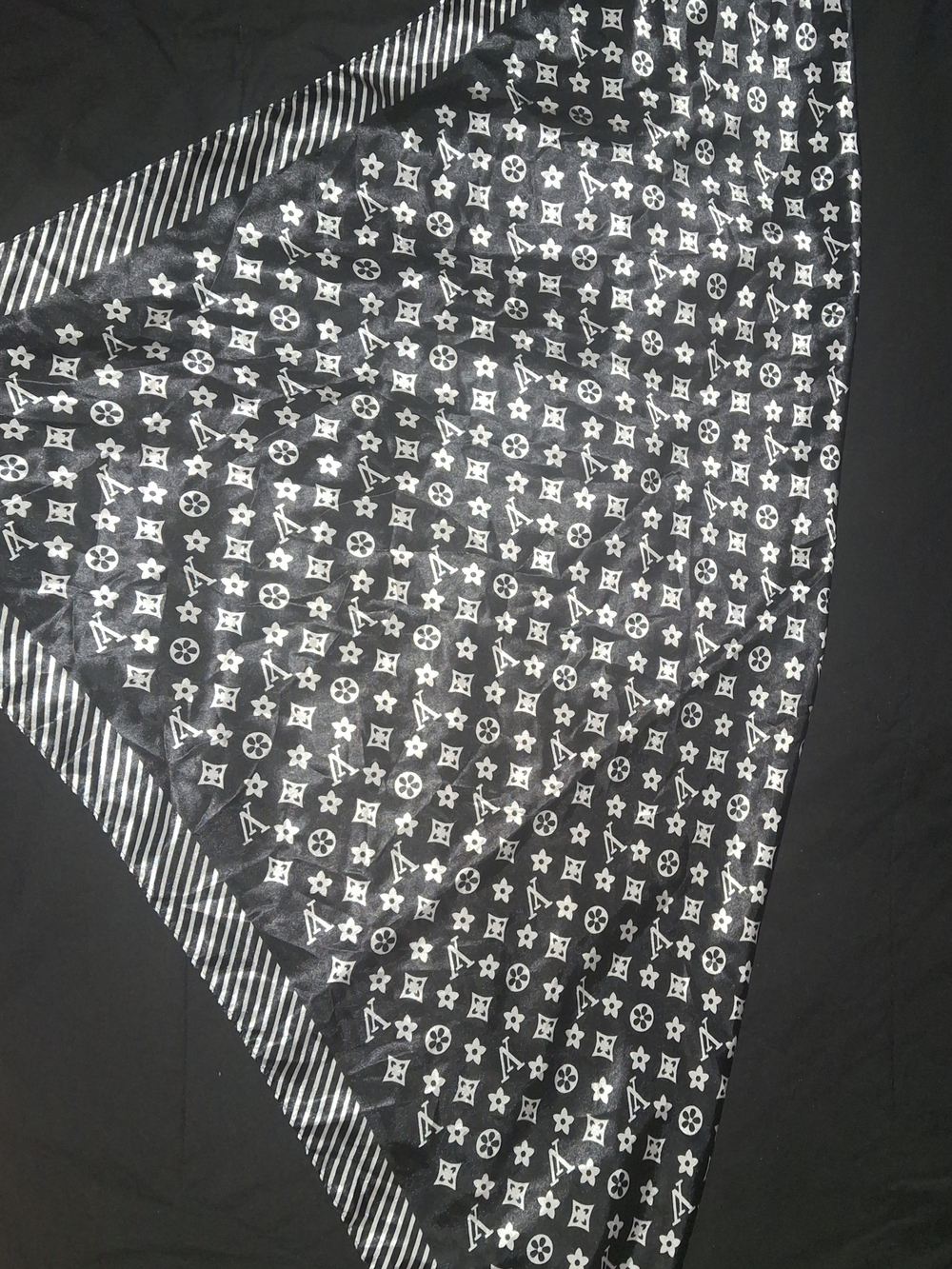 LV Black and White Patterned Silk Scarf - Designer Style - Picture 3 of 3
